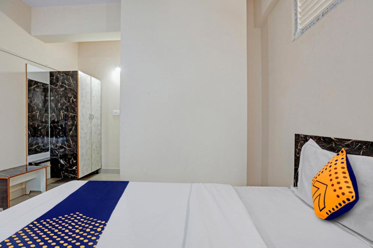 מייזור Oyo Hotel C P Residency מראה חיצוני תמונה