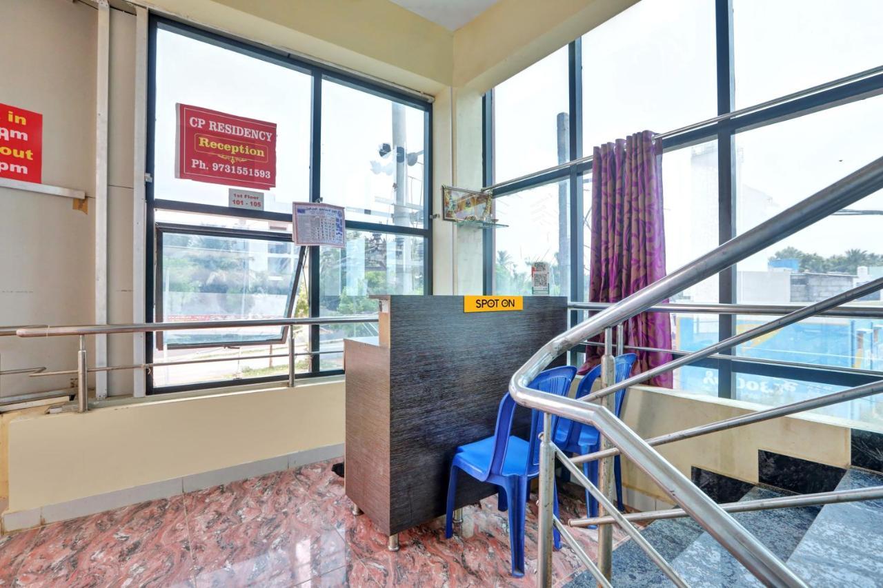 מייזור Oyo Hotel C P Residency מראה חיצוני תמונה