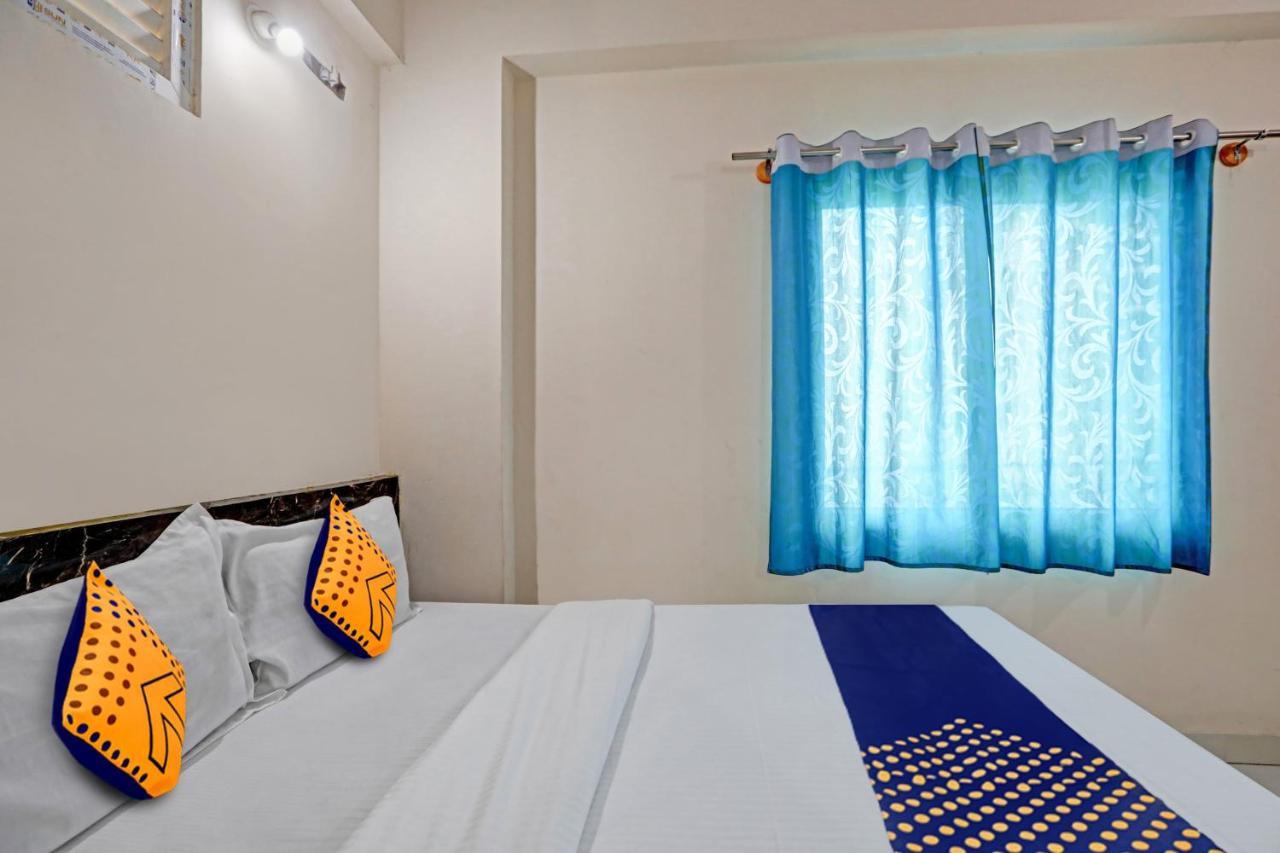 מייזור Oyo Hotel C P Residency מראה חיצוני תמונה